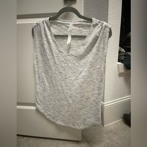 Lululemon Tee